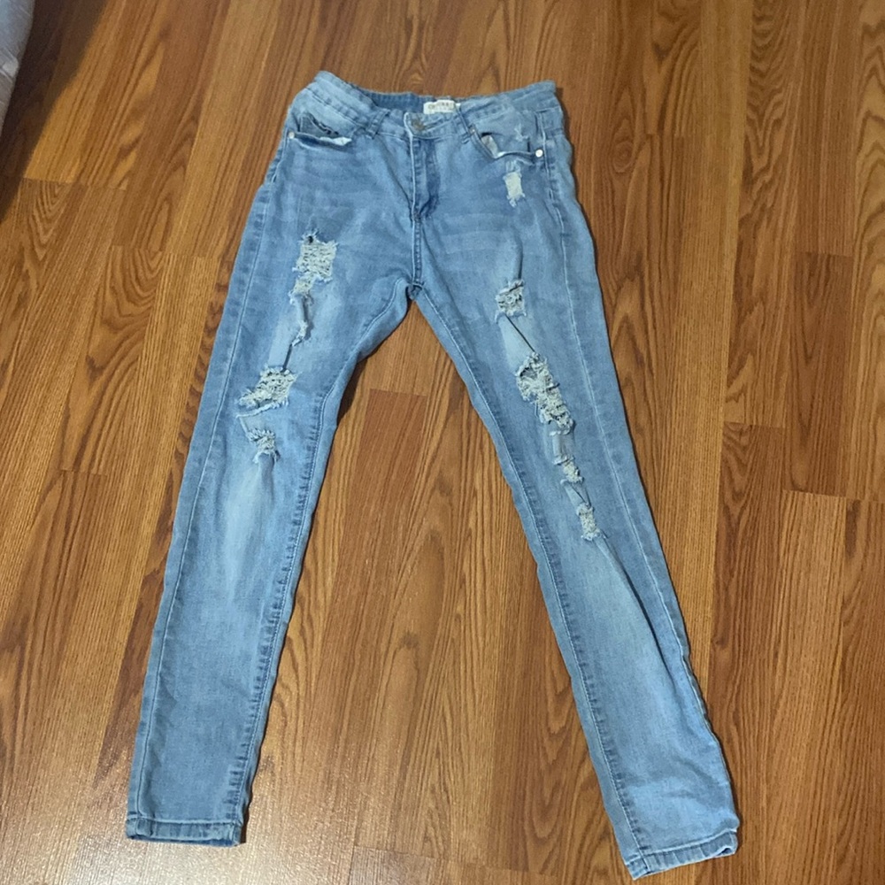 Low rise skinny ripped jeans